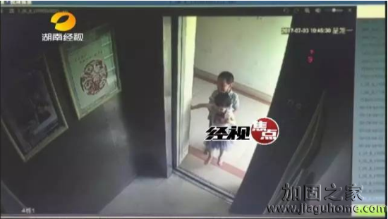 2歲女孩從18樓墜下——物業(yè)的窗戶沒有做好加固補(bǔ)強(qiáng)是墜樓重要原因！