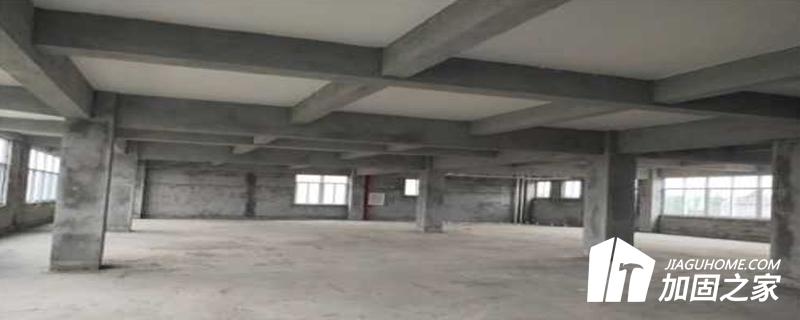 在下列情況下，現(xiàn)有建筑應(yīng)進行房屋抗震鑒定
