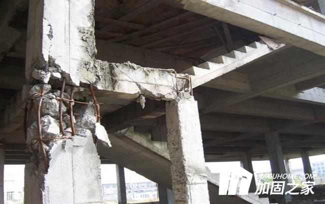 對于地震的破壞性，房屋需要做好抗震加固