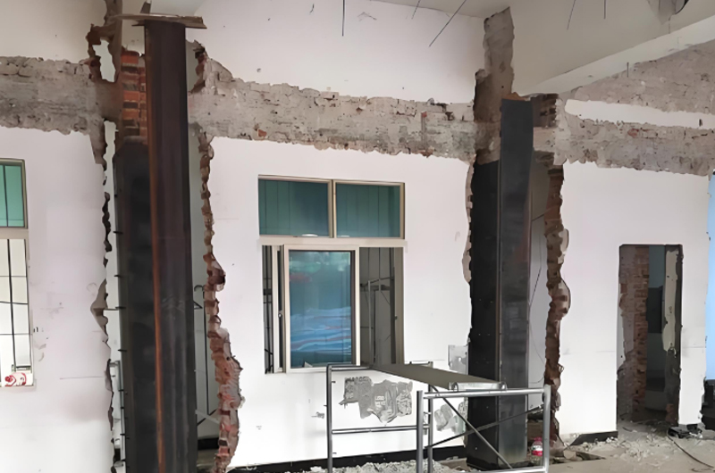 建筑加固嚴格執(zhí)行國家和地方相關法律法規(guī)